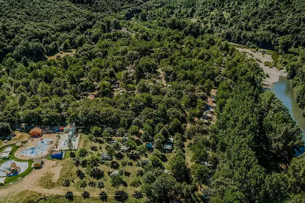 vue aérienne Camping Les Plans dans les Cévènnes